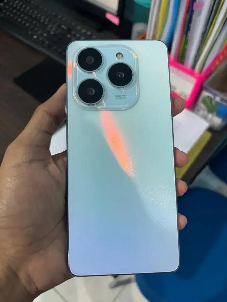 Jual Tecno spark 20 pro 8/256 pemakaian pribadi mulus terawat 95%