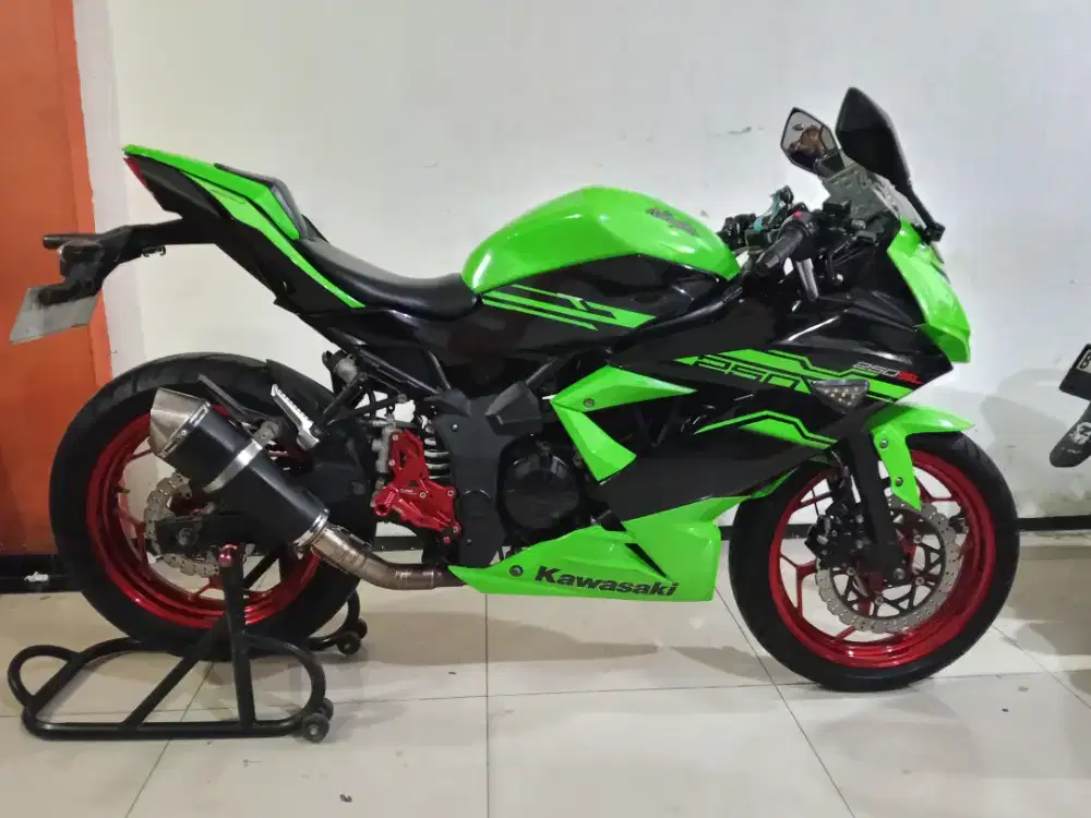 Kawasaki ninja 250RR MONO SE 2017 SEPERTI BARU