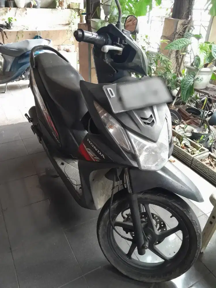 Honda Beat 2014 – Warna Hitam