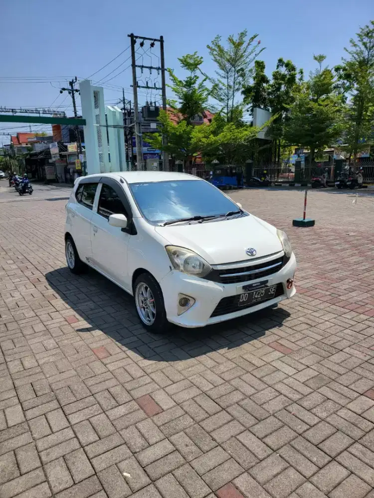 Toyota agya tahun 2016