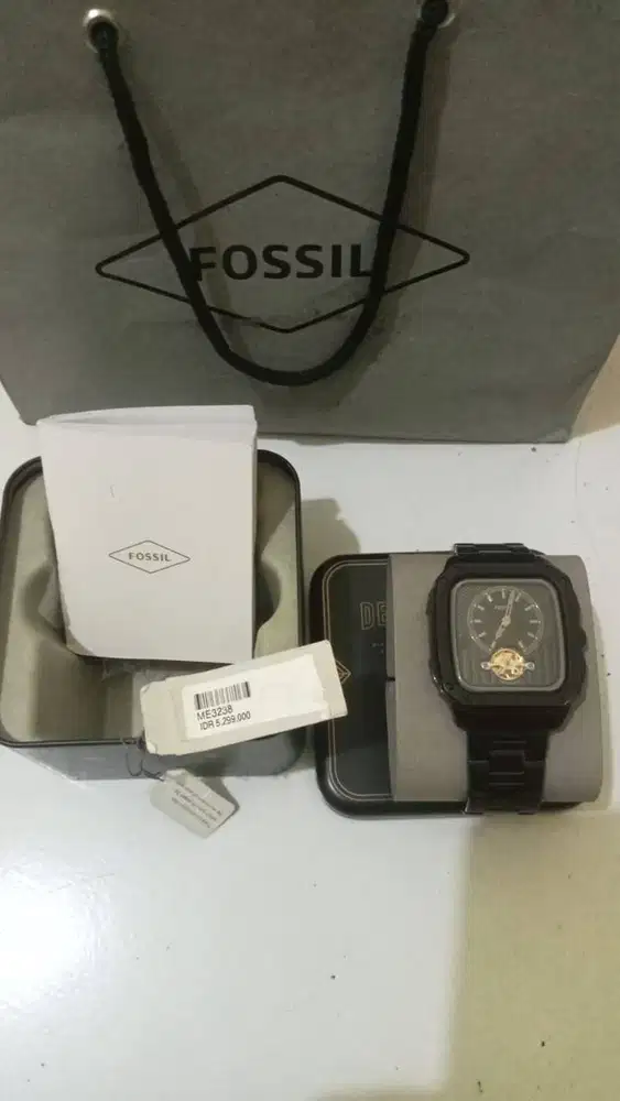 Jam tangan Fossil dijual cepat