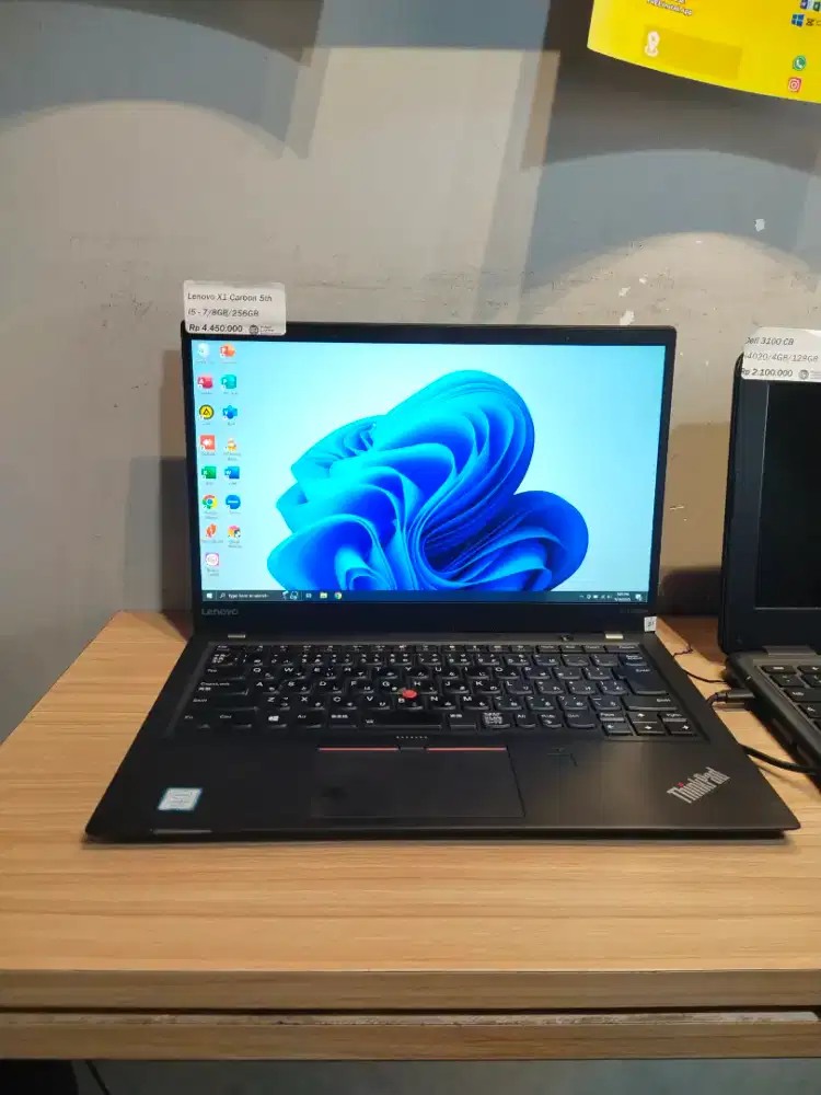Dijual Lenovo X1 Carbon 5th i5 Gen 7 RAM 8GB SSD 256GB – Siap Pakai!