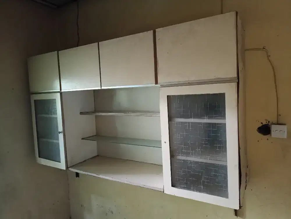 Lemari Gantung Ukuran 1.80 x 1 M