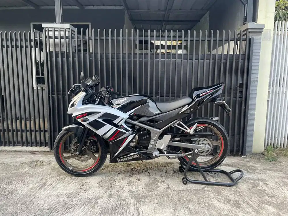 Ninja RR SE Hitam Tahun 2015 (Reg 2016 )