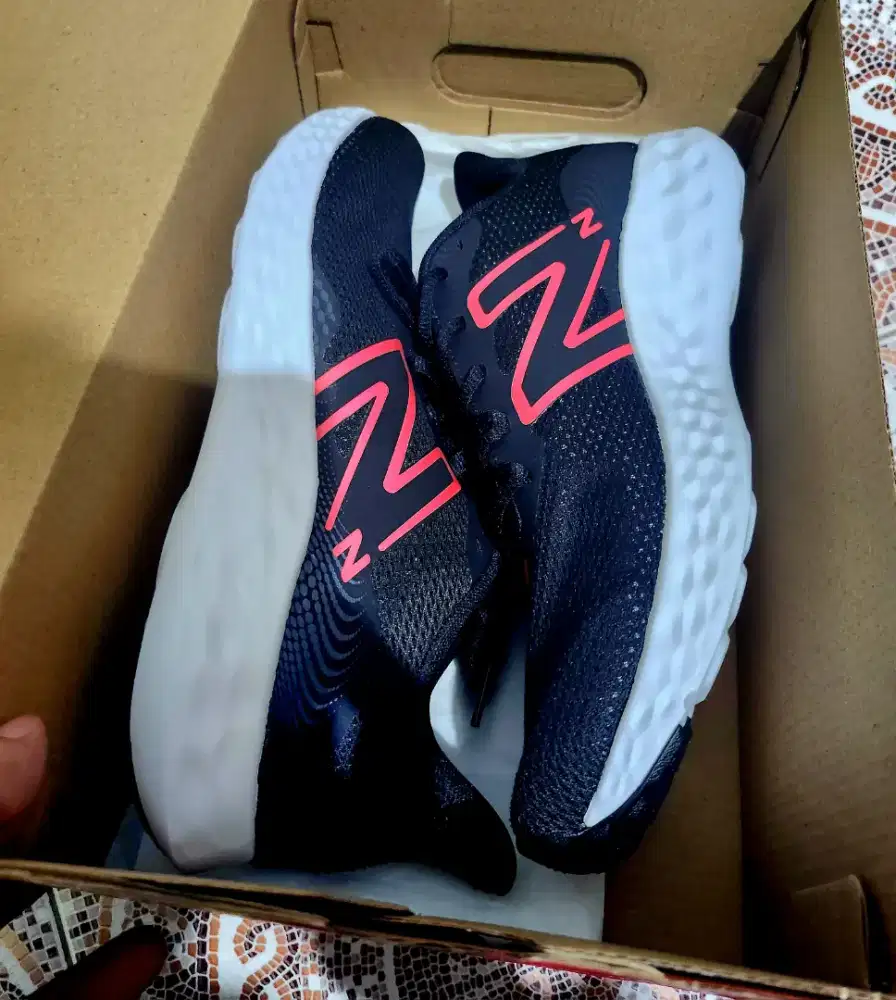 Sepatu new balance original size 42 / 27,5cm