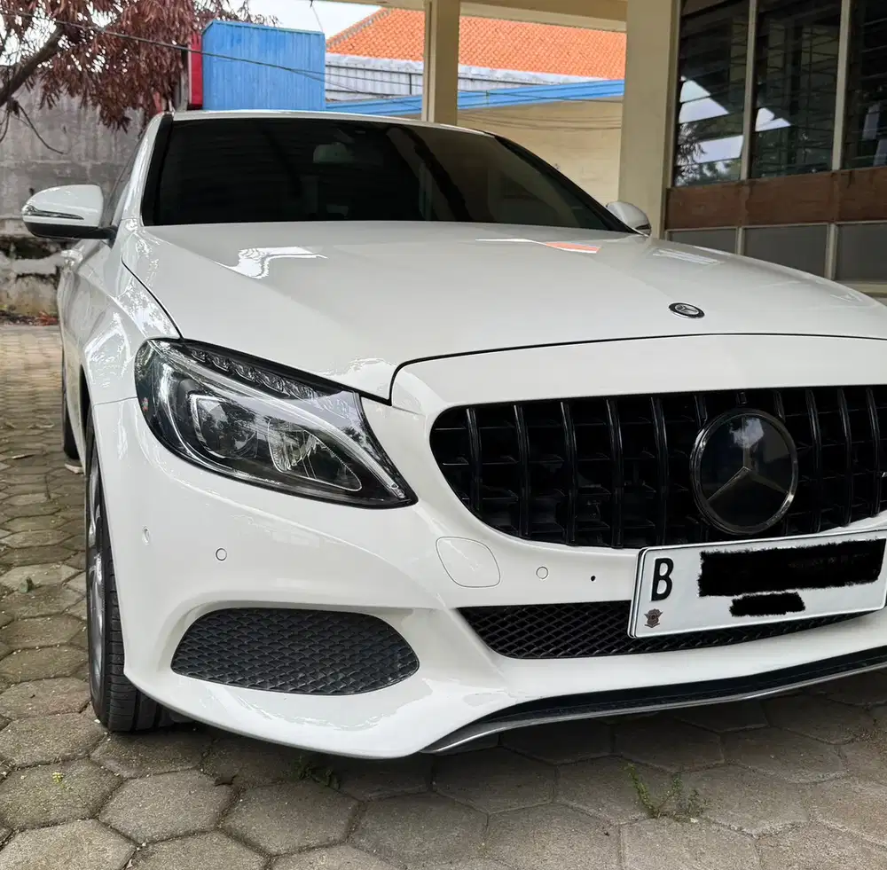 Mercedes-Benz C200 (2015)