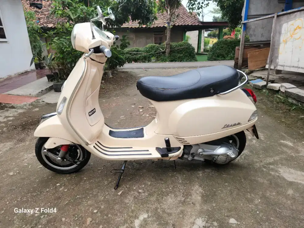 READY VESPA LX 125 TAHUN 2011