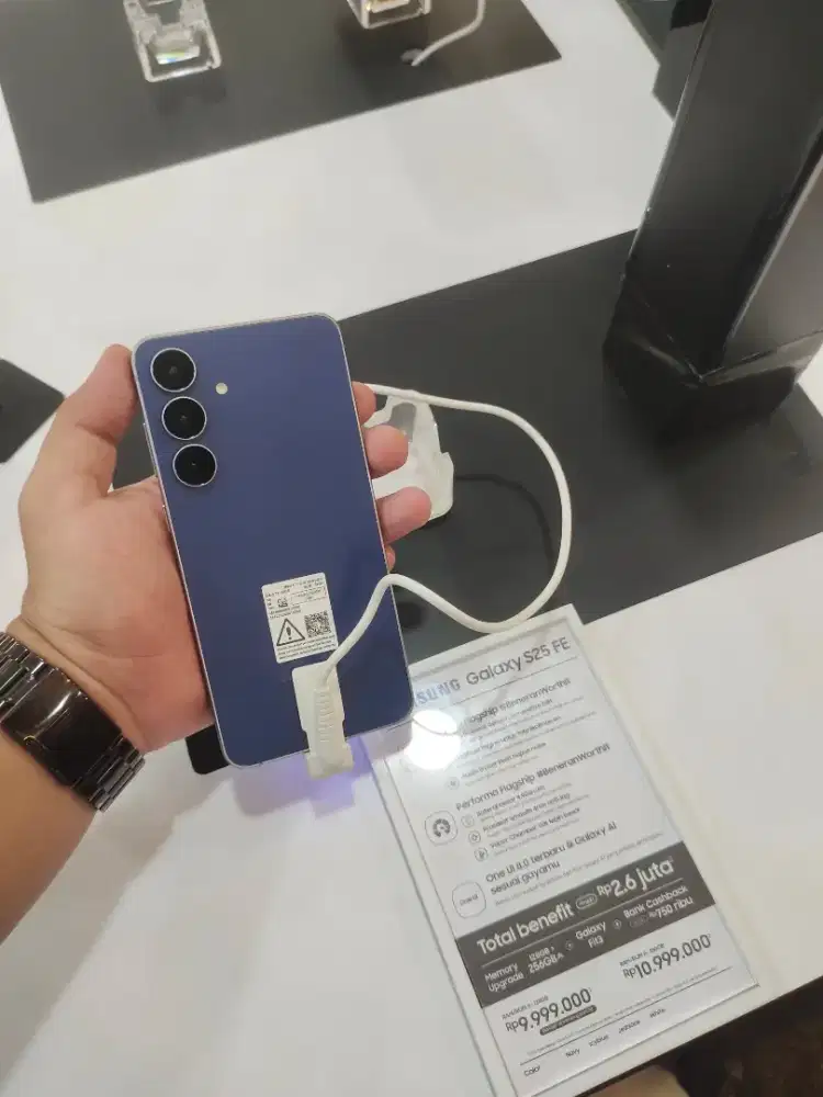 SAMSUNG GALAZY S25 FE