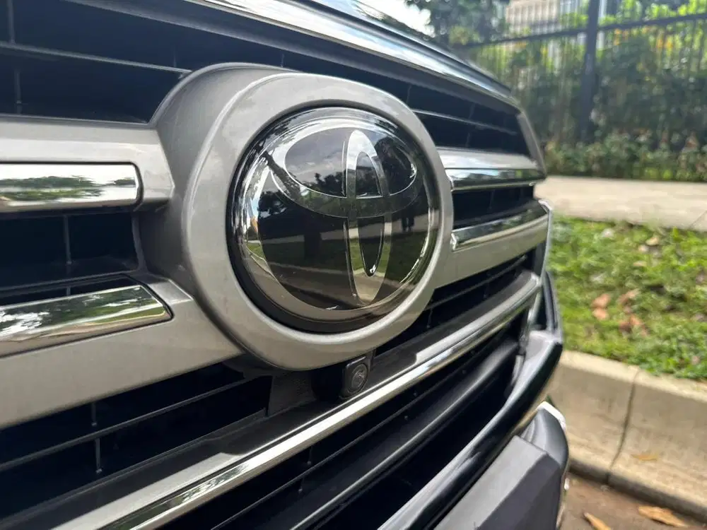 toyota landcruiser land cruiser lc 2017/2018/2019/2020 vxr good cond!!