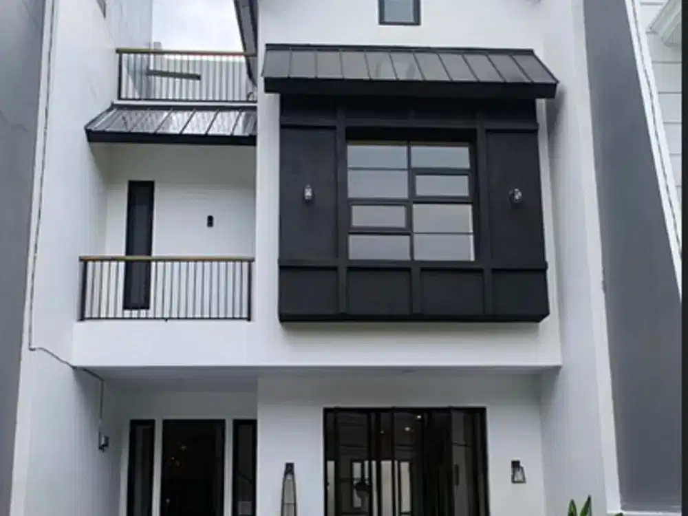 Dijual rumah baru cantik 3 tingkat dengan  5 KT  di Jagakarsa