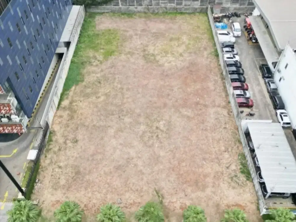 Kavling keren bentuk kotak sangat strategis di boulevard Bintaro Jaya