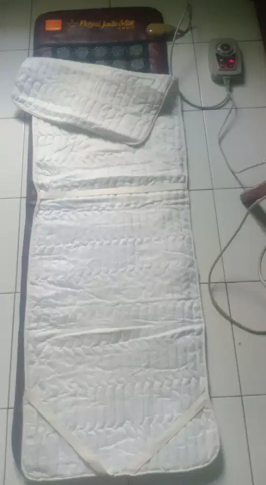 Matras Terapi Kesehatan plus Penghangat Badan Merk Royal Jade Mat