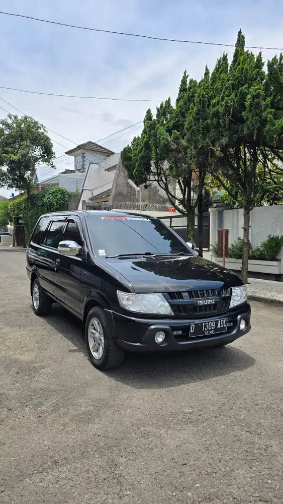 Isuzu Panther LM mt 2015