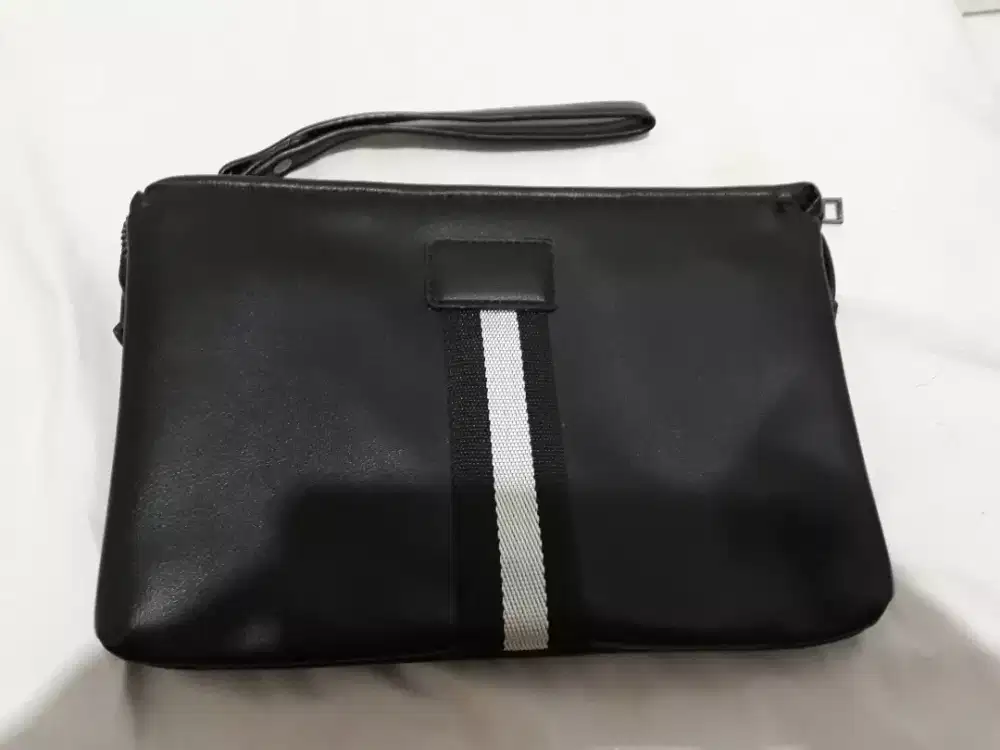 Lether concept clutch pria