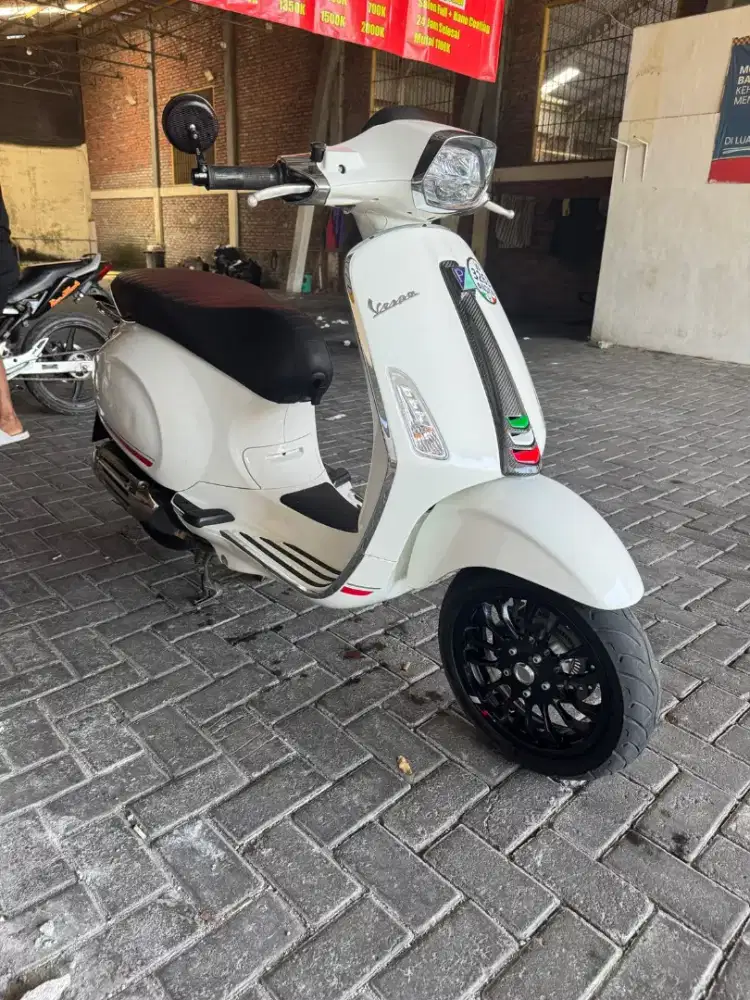 Vespa sprint s tangan pertama dari baru