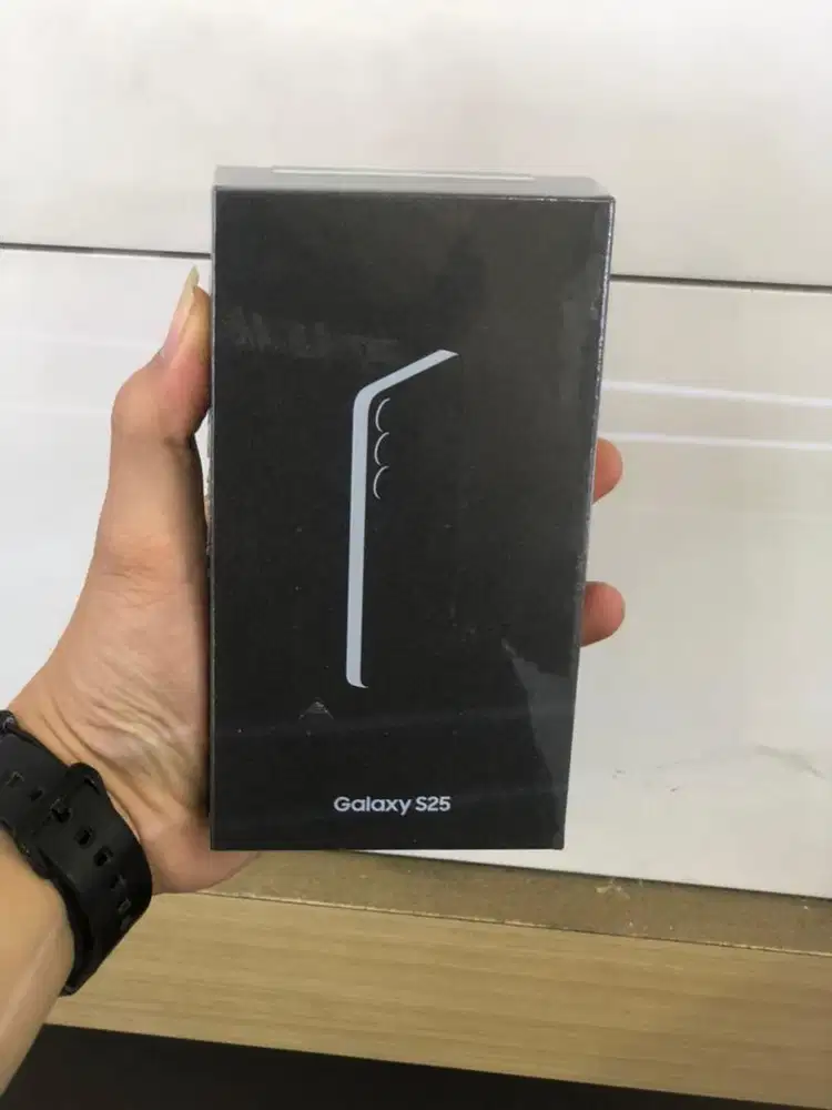 Samsung Galaxy S25 12/256 Gransi resmi 1 tahun