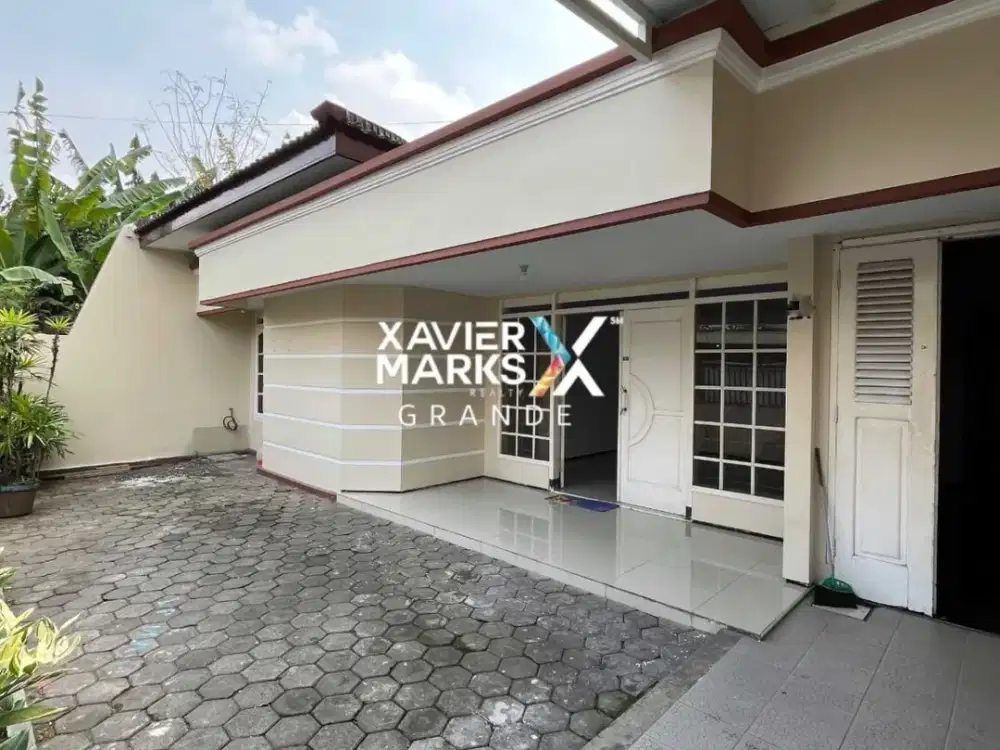 Disewakan Rumah 2 Lantai di Jl Bunga² Tengah Kota Malang