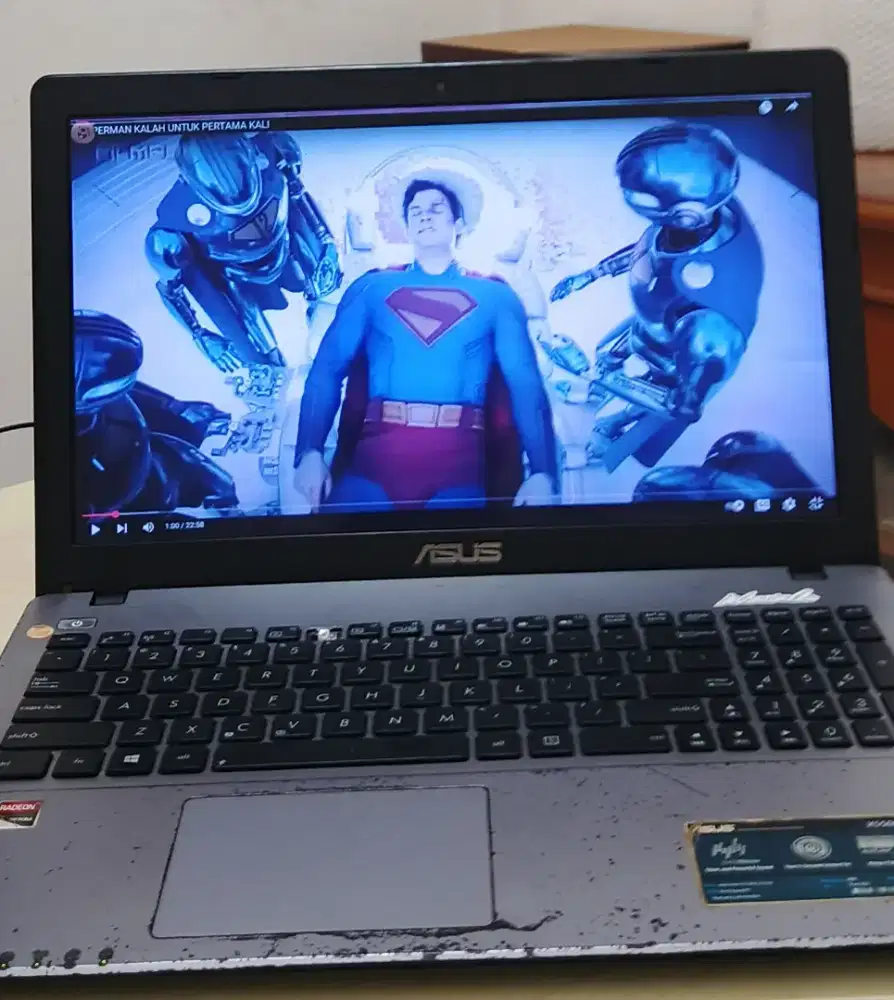 Asus X550D, Laptop Gaming AMD A10, Ram 4GB, Graphic Radeon 8670M 2GB