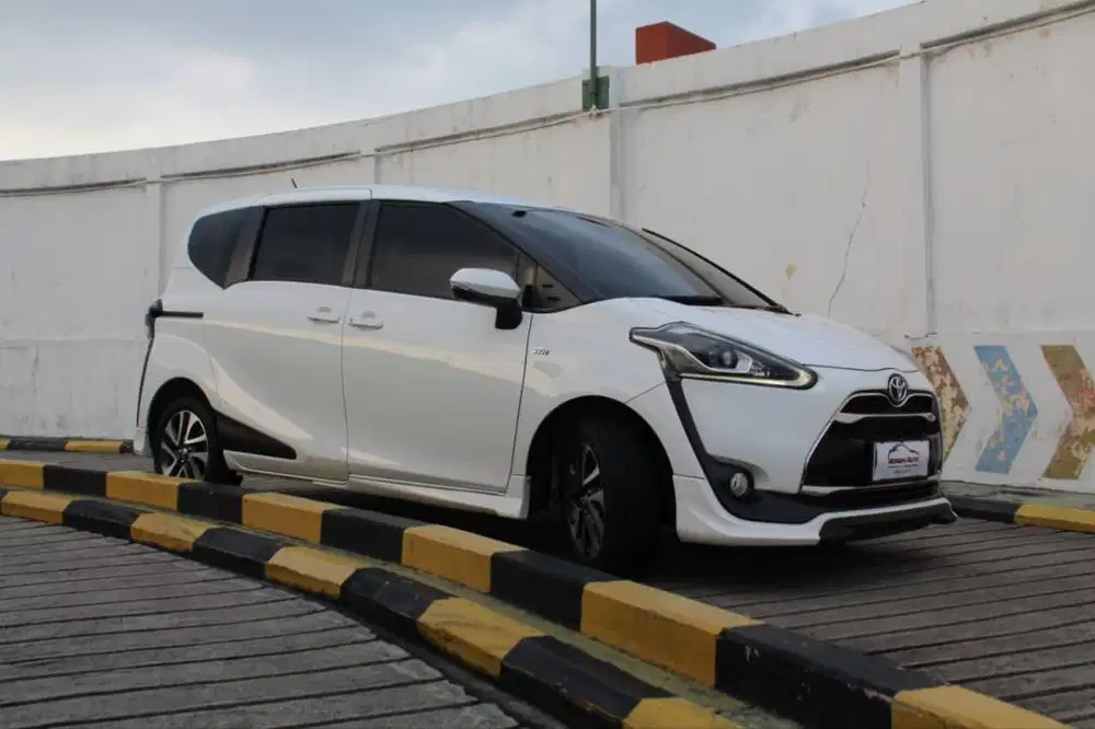 [KM50RB] Toyota Sienta 1.5 Q CVT 2018 G V AT
