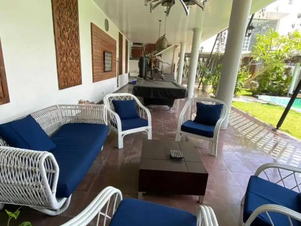 Rumah Mewah + Kolamrenang Di jl. Palagan Dekat HYATT & Kampus UGM
