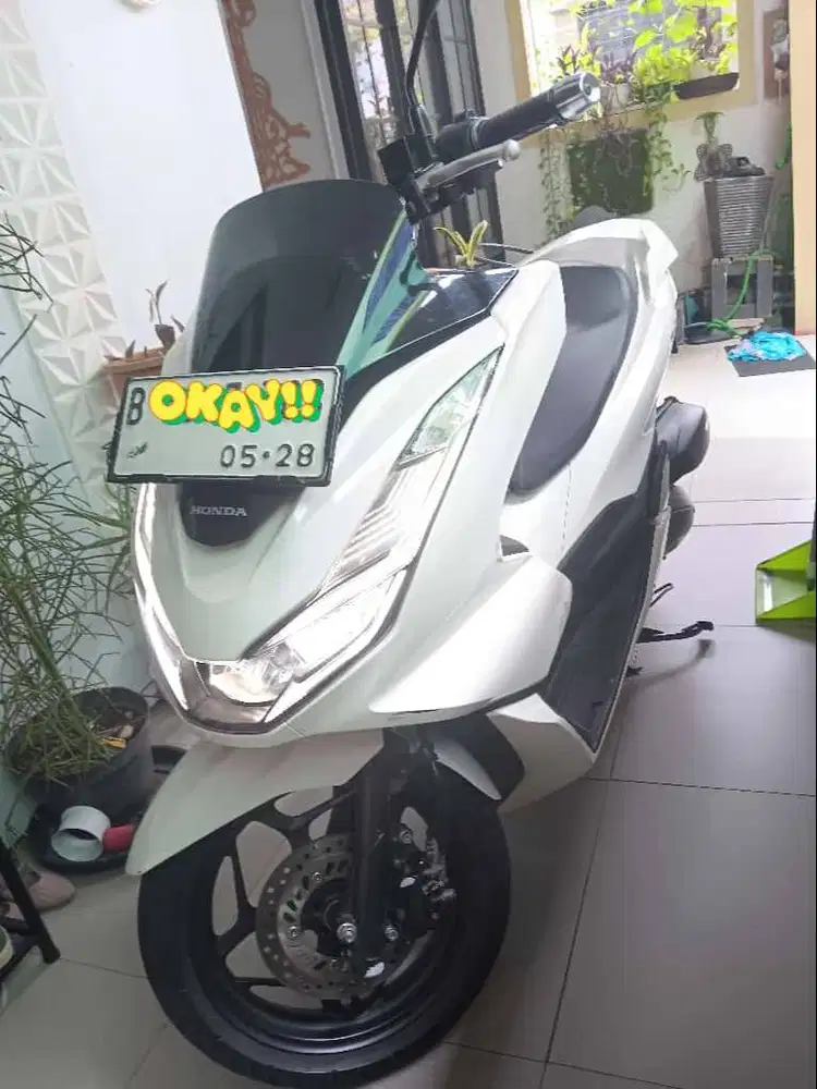 PCX 160 CBS 2023 Putih Mulus