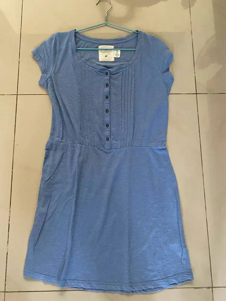 DRESS BIRU MUDA – H & M - SIZE S – PRELOVED