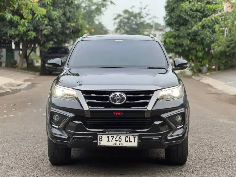 Fortuner 2.4 VRZ TRD AT 2019 Hitam