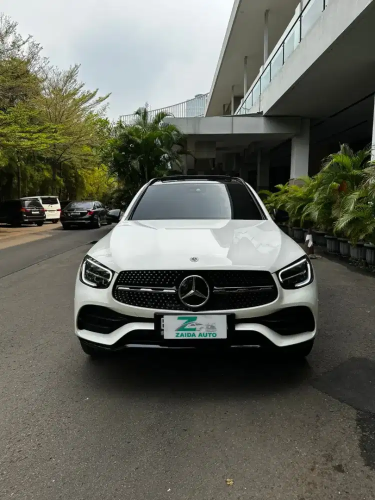 MERCEDES BENZ GLC200 AMG LINE NIGHT EDITION 2022 KM LOW.3000
