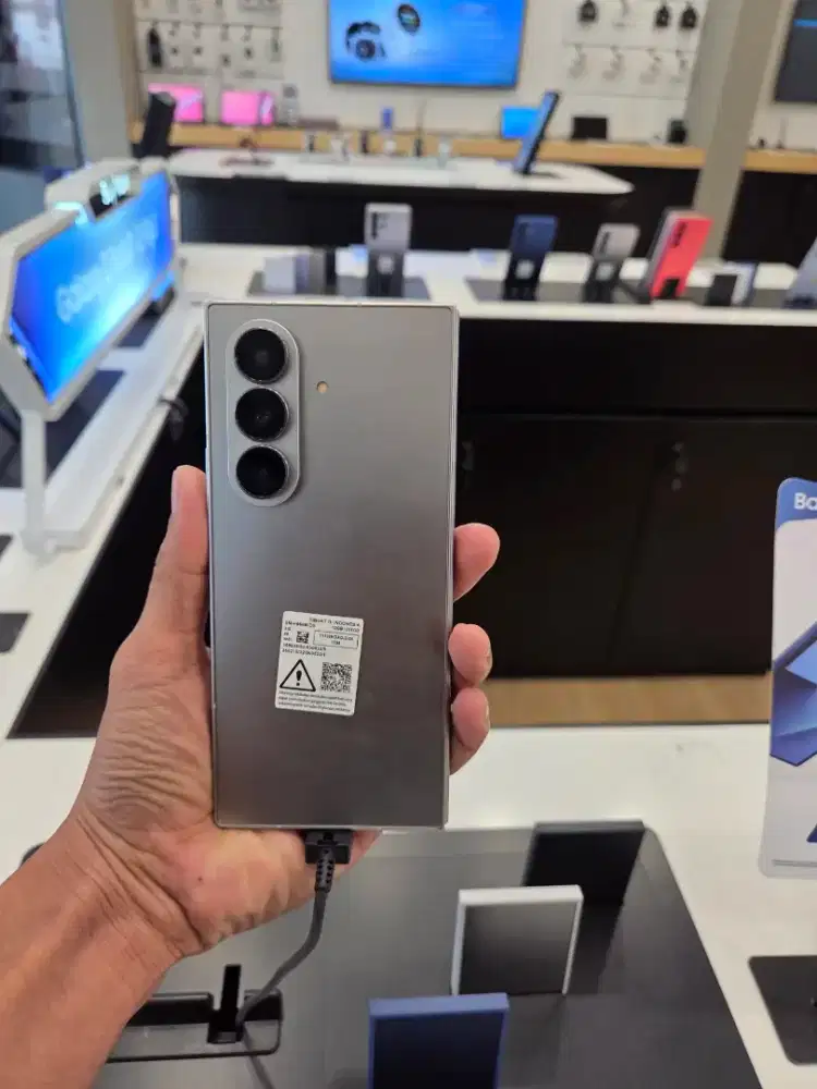 Z Fold 7 256GB Garansi Resmi Samsung