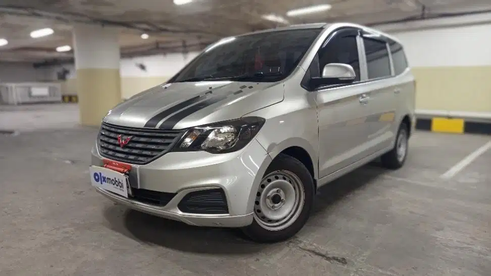 TDP 5JT - Wuling Formo 1.2 Standard 8-Seat Bensin-MT 2022 Silver