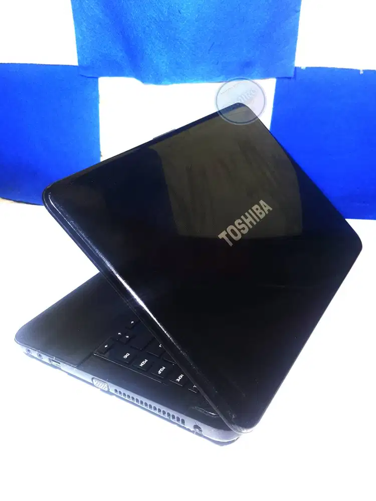 Laptop Toshiba Core i7 Ram 8 SSD & HDD 1 Tera