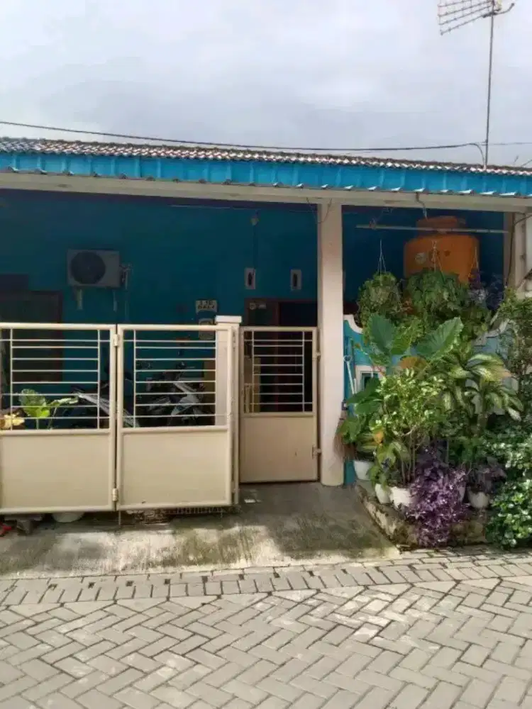 Jual rumah jl Bali gkb Gresik