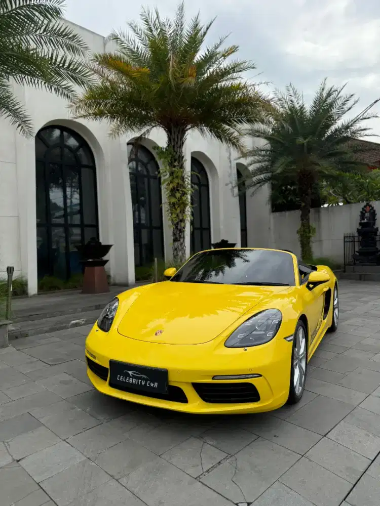 Porsche Boxster 718 AT 2017 Racing Yellow