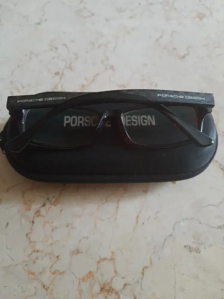 Kacamata Porsche Design