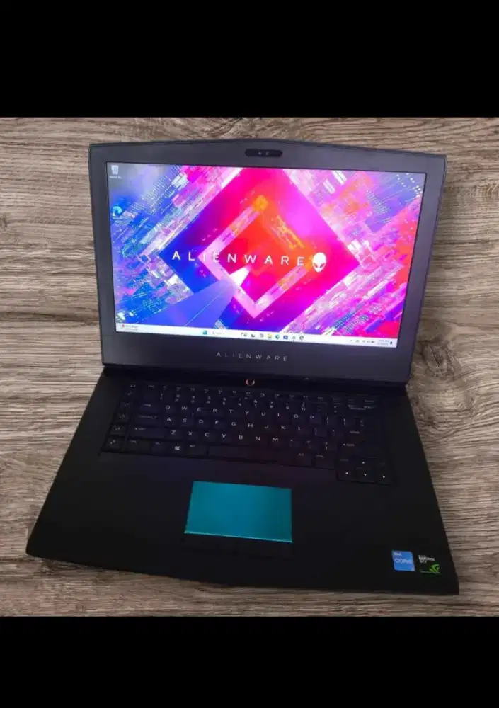 ALIENWARE 15 R3 Core i7 RAM 32GB / SSD 1TB Siap gaming