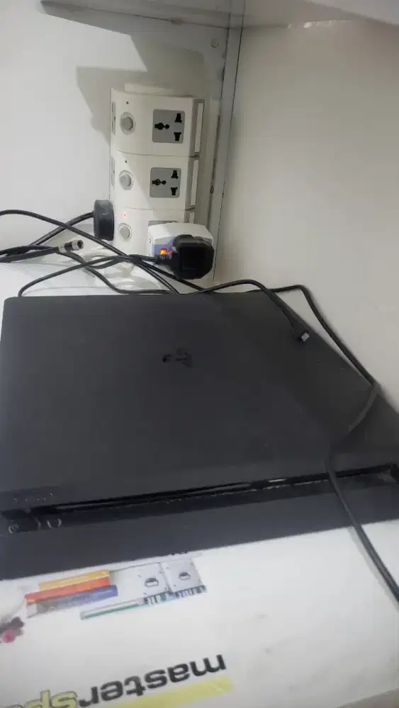Playstation 4 Slim 1TB
