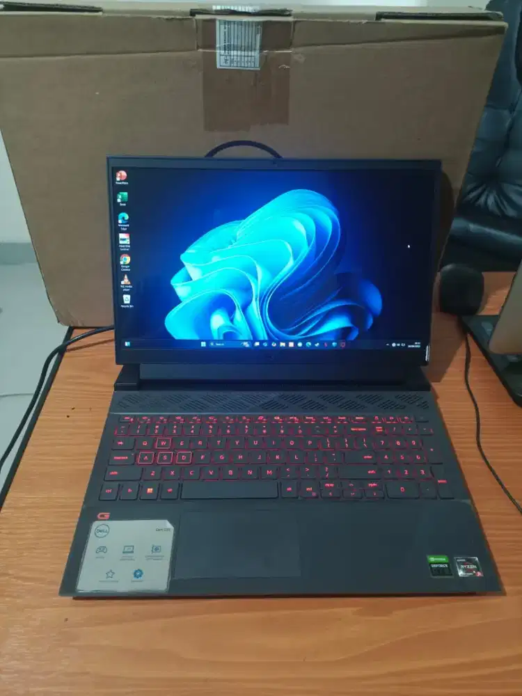 Laptop Dell gaming G15 grey RTX 3050