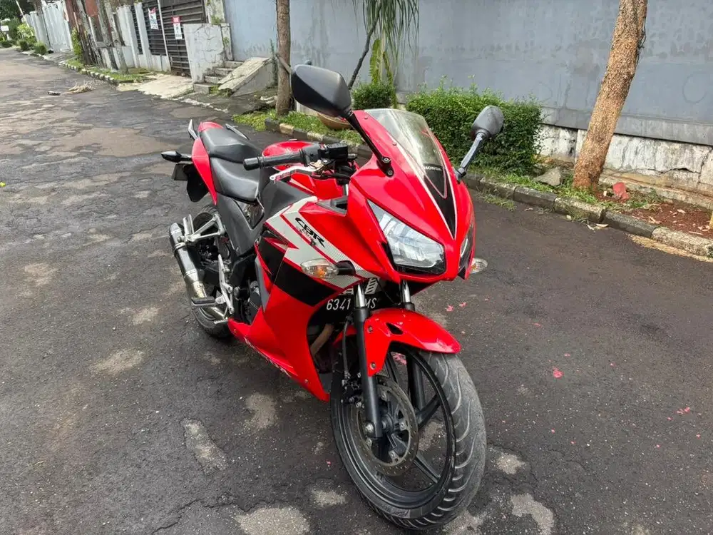 Honda CBR 150r  2015 mulus