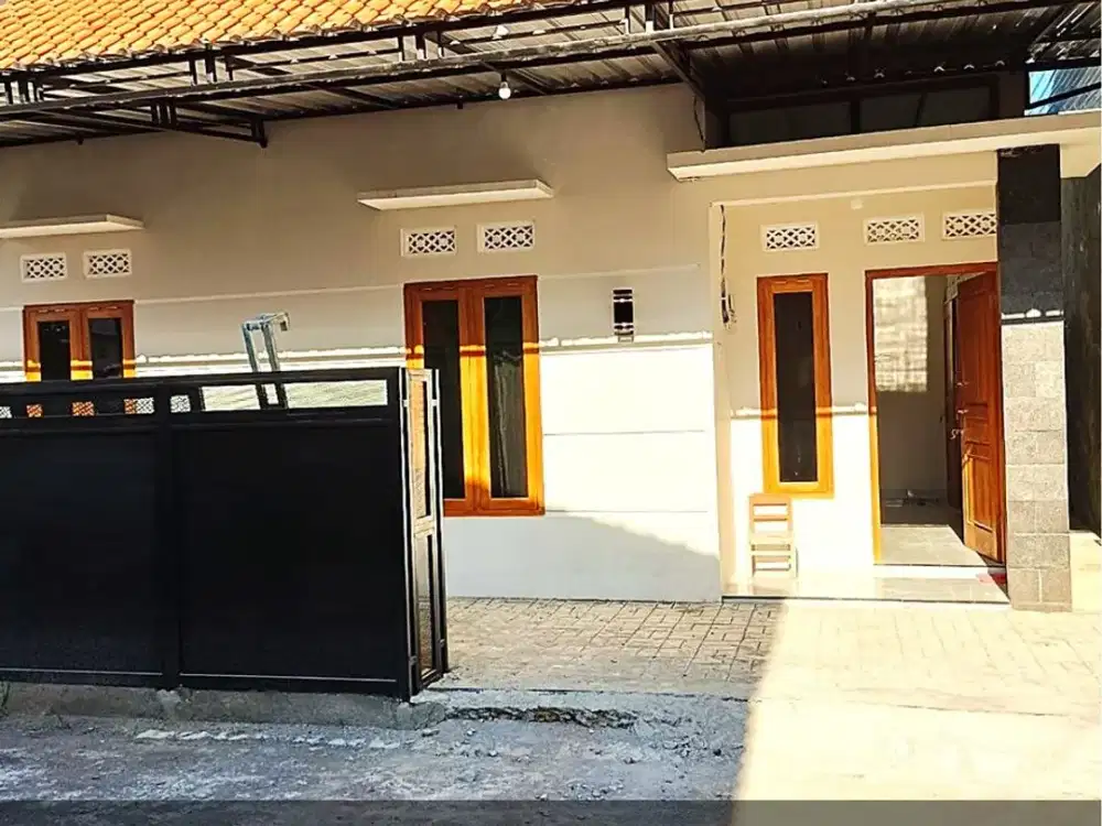 Rumah Dijual dekat Wisata Kasongan di Pendowoharjo Sewon Siap Huni