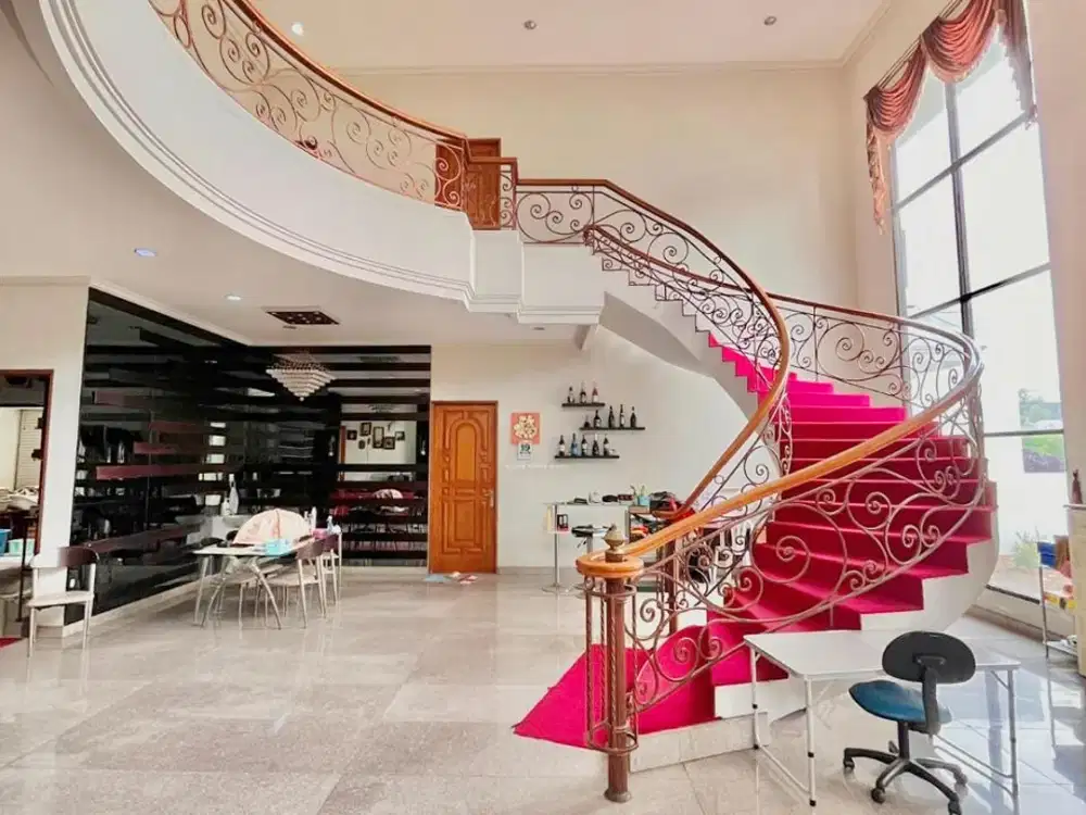 Rumah Mewah Classic 2 Lt Marmer Araya Jalan Utama