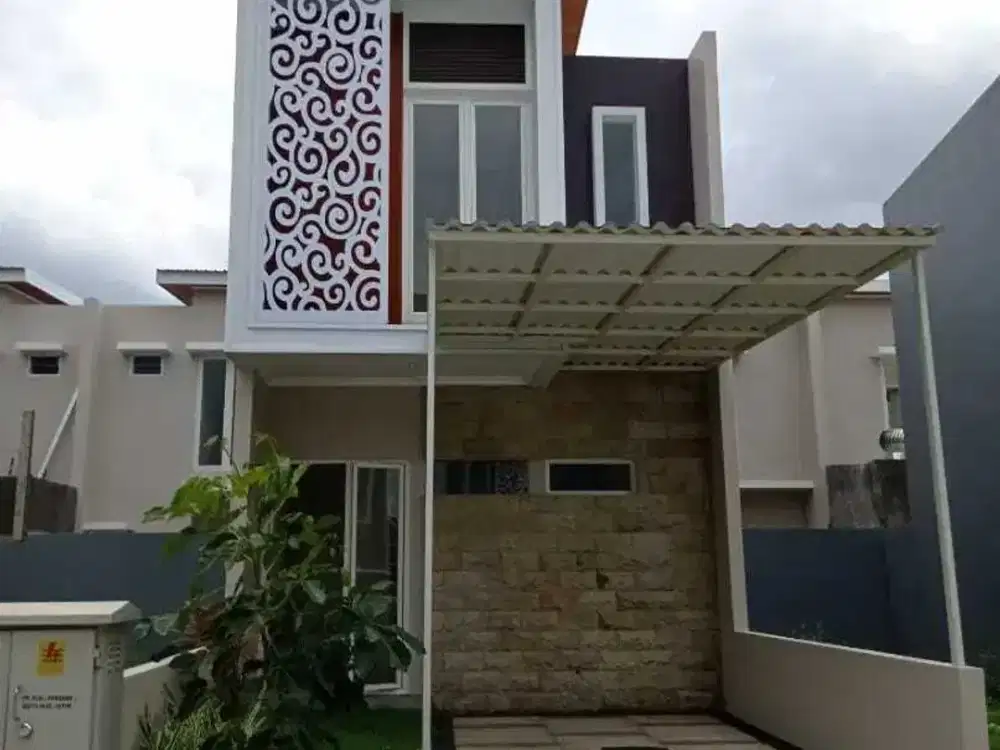 Ciamik Minimalis 2 Lantai Rumah Puri Safira Grand Shanaya, Menganti
