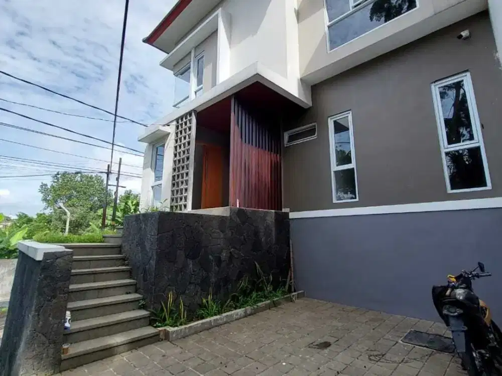 Rumah Baru dijual di Cigadung Dago Tubagus Ismail Kota Bandung