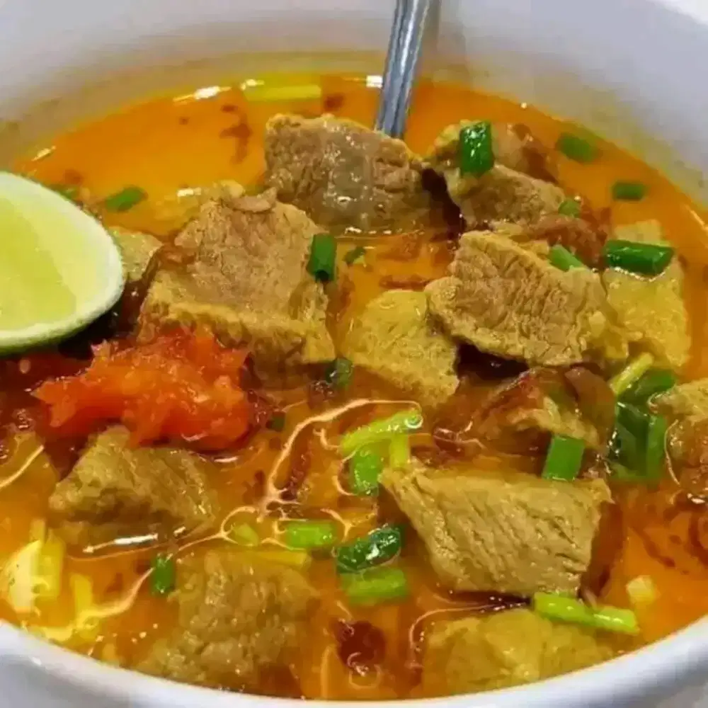 Menjual bumbu dan mengajari cara membuat soto khas bogor