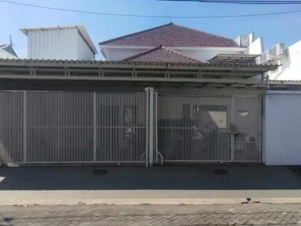 Rumah Manyar Tirtomoyo Bangunan 2  Lantai Terawat - Harga bisa Nego Lg