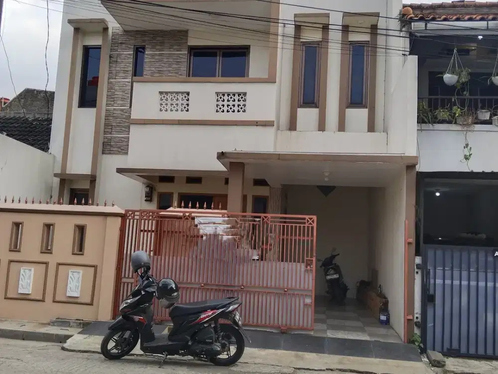 Murah rumah siap huni 2 lantai Margahayu Dekat MIM