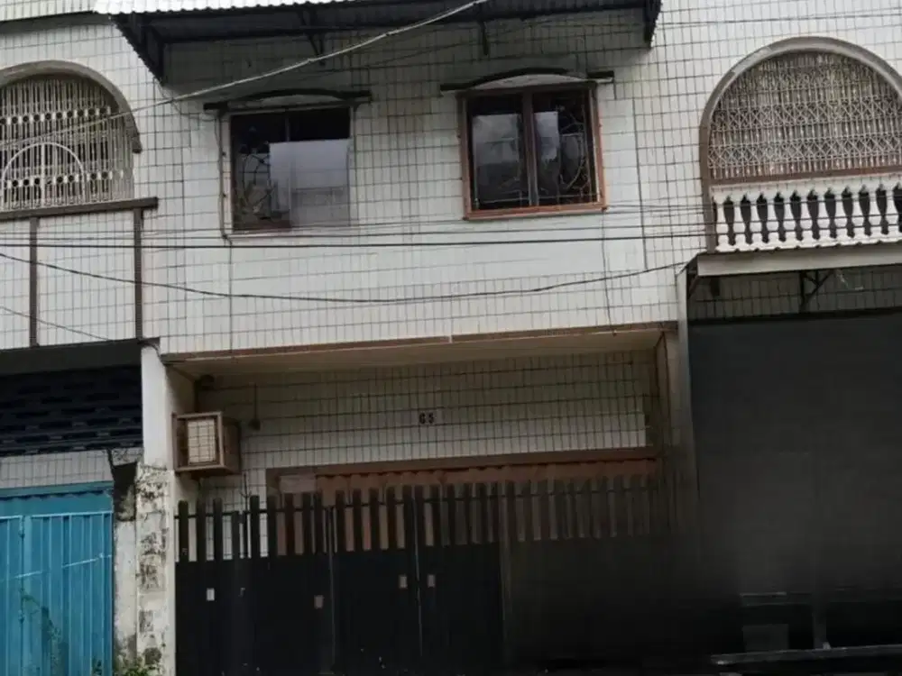 Rumah Tinggal Tengah Kota Yang Juga Cocok Sebagai Tempat Usaha
