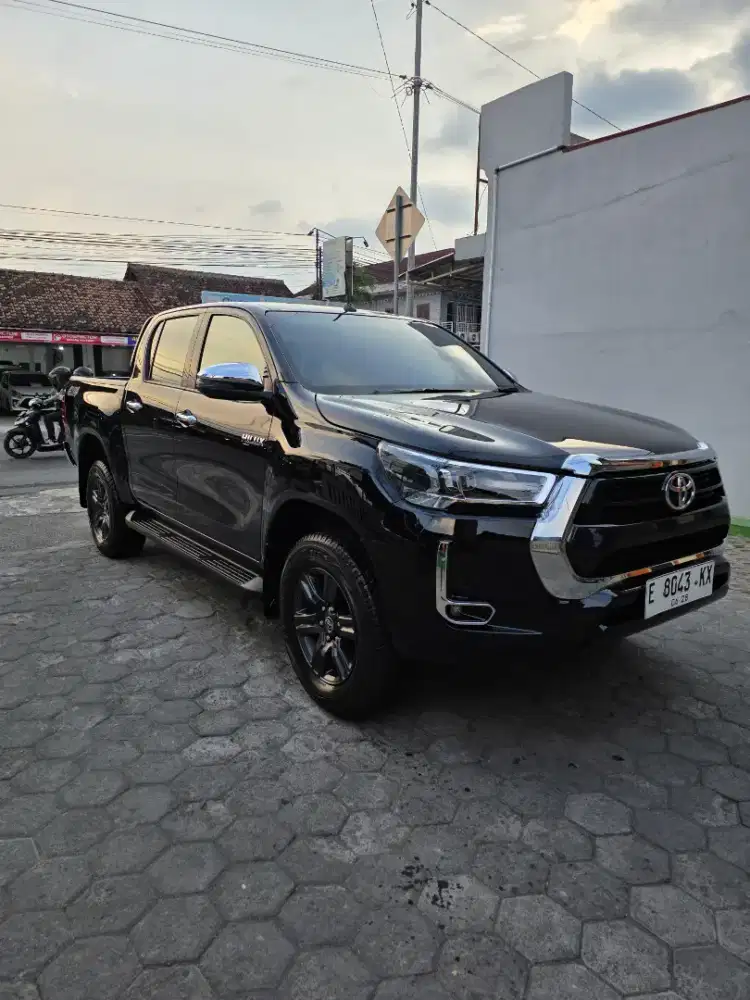 Hilux v 4x4 double cabin 2023 istimewa