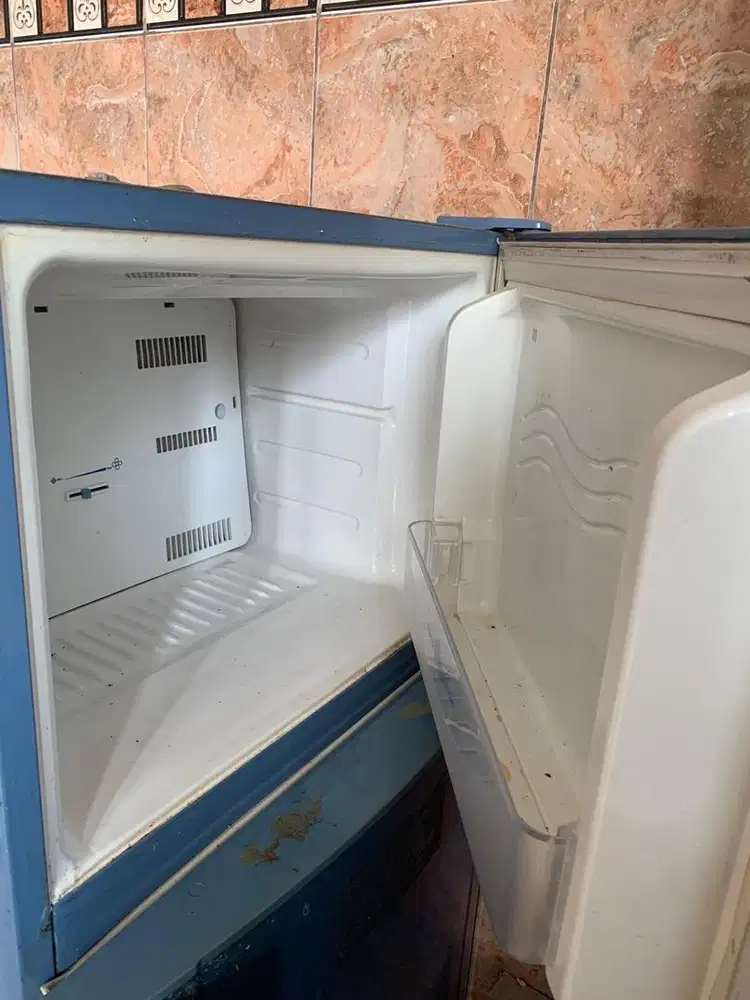KULKAS SHARP 2 PINTU