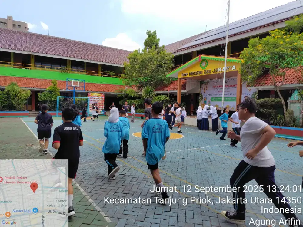 Guru PJOK dan pelatih eskul basket
