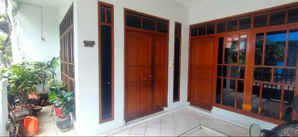 Dijual Rumah 2 Lantai, Komplek besar di Kota Bandung